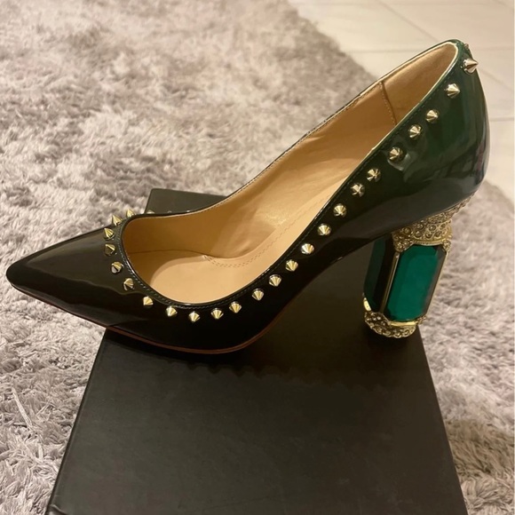 Shoes - SOLD Unique Studded Emerald Gem Heel Pumps